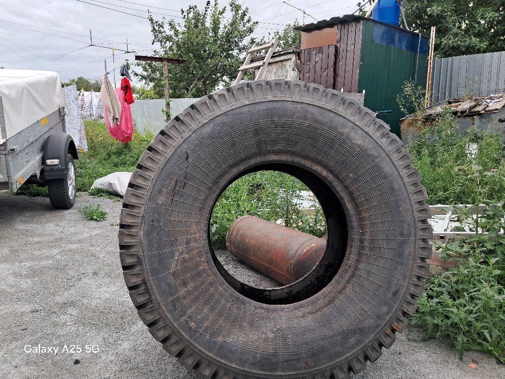 Продам шину одна на сельхоз технику