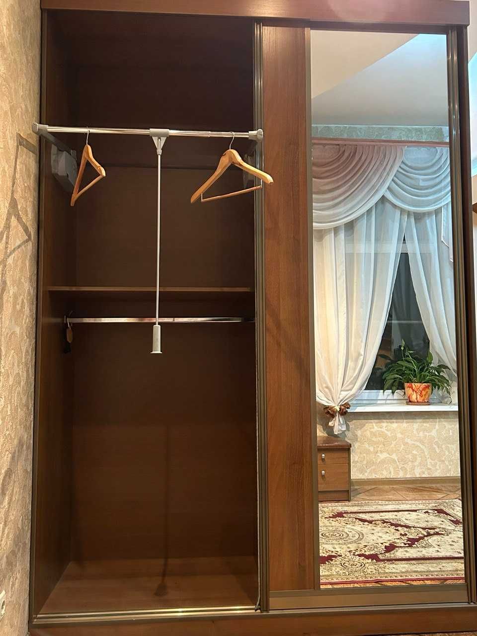 Продам шкаф в прихожую