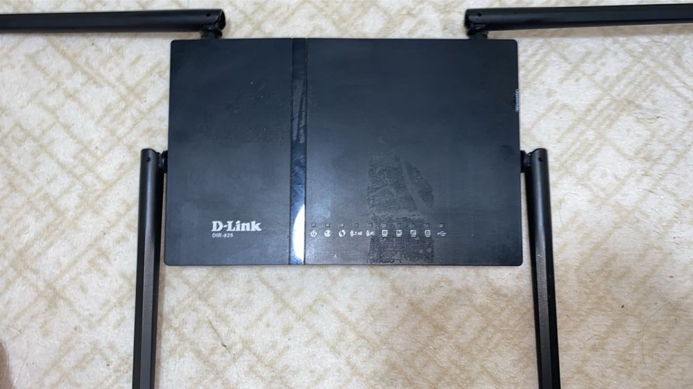 Продаю Wi-Fi роутер D-Link DIR-825