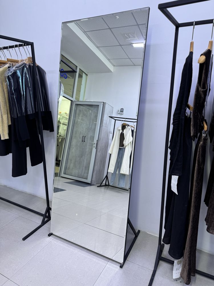 Продам   Зеркало   В    Отличном    Состоянии