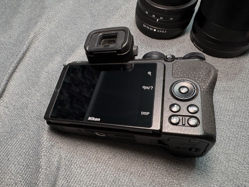 Продам полный комплект Nikon z50 с двумя объективами