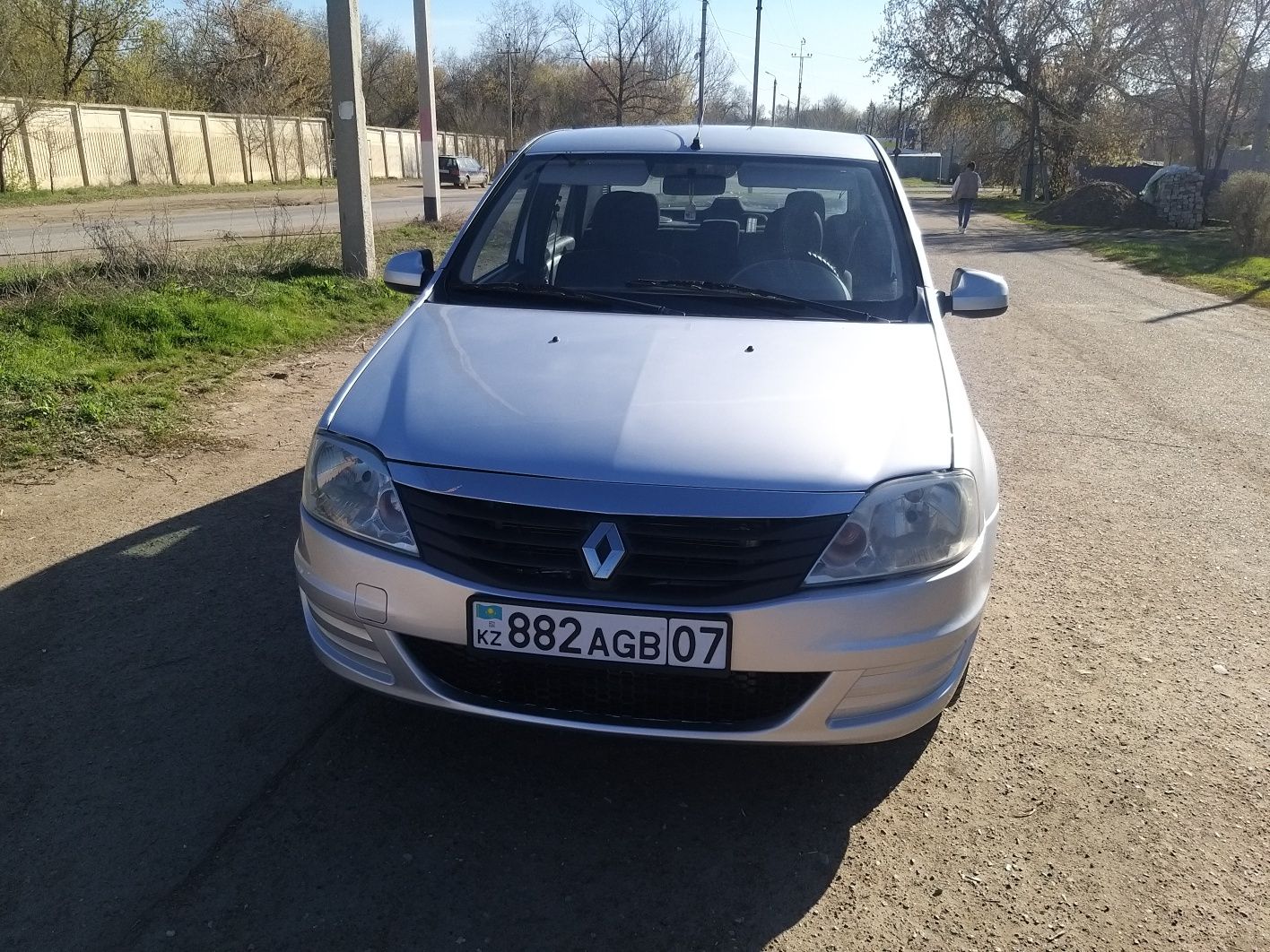 Рено логан 2014 года