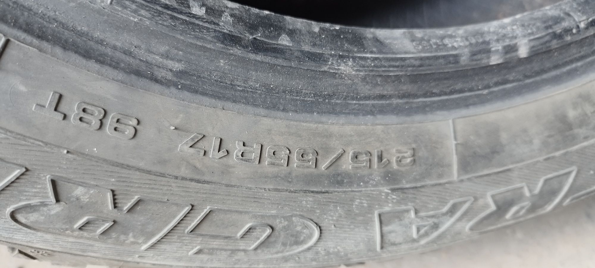 Продам 2шт зимние шины 215/55/17