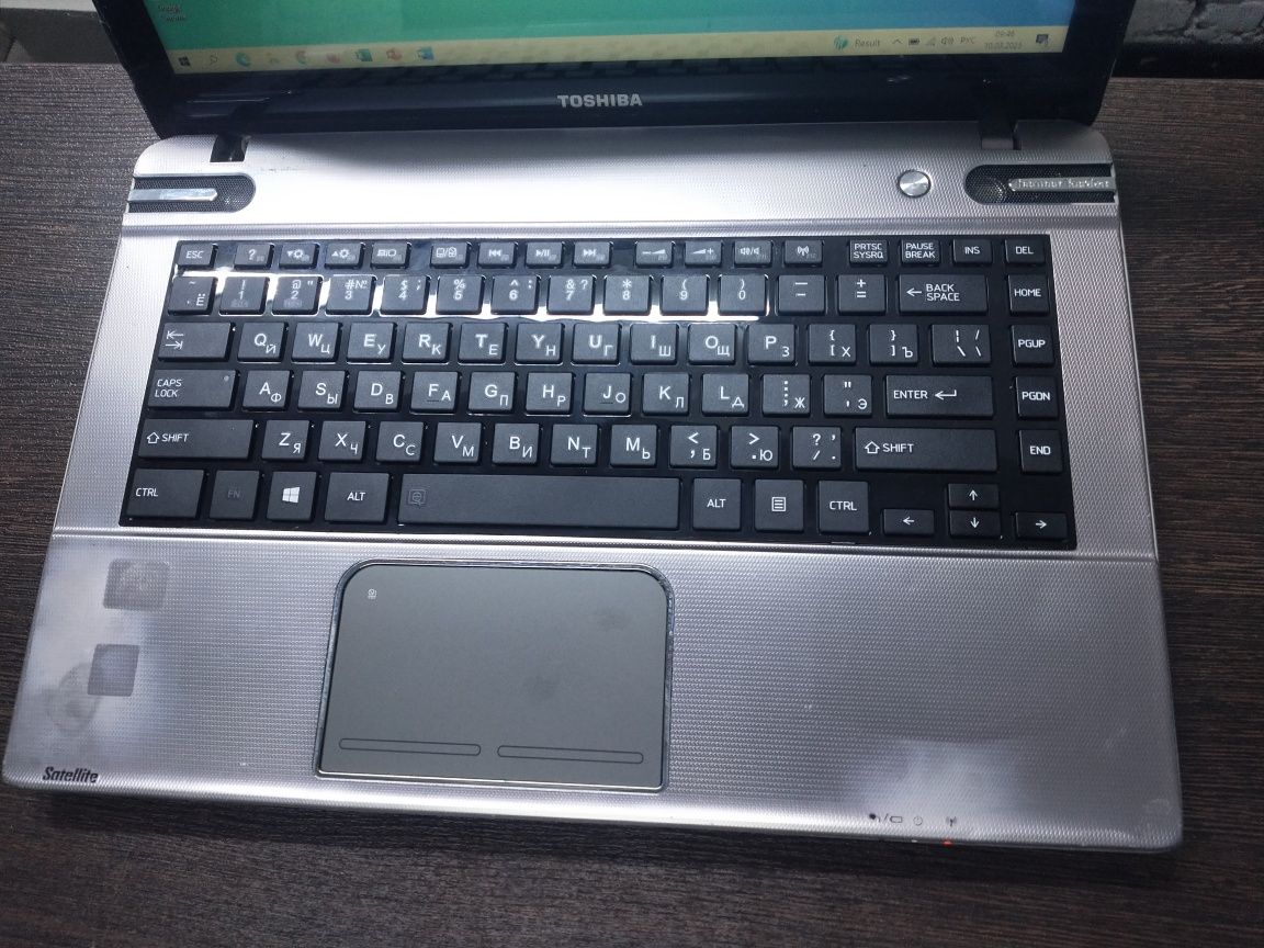 Ноутбук Тошиба i5/6gb/512gb