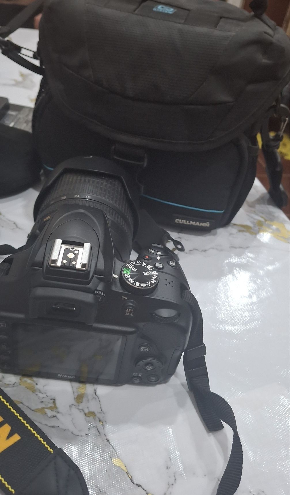 Срочно Продам профессиональный фотоаппарат D 3400.