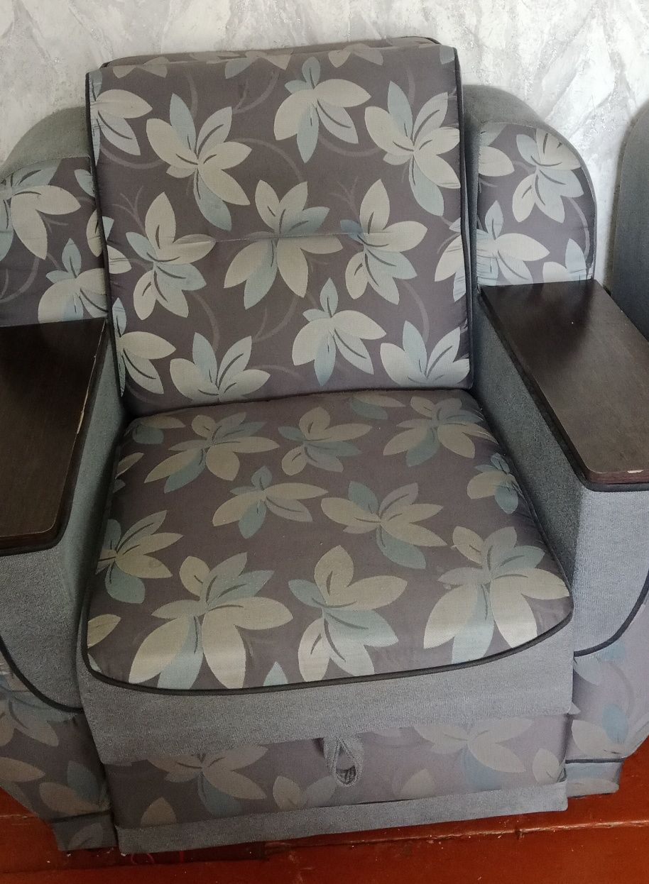 Продам диван, минидиван и кресло