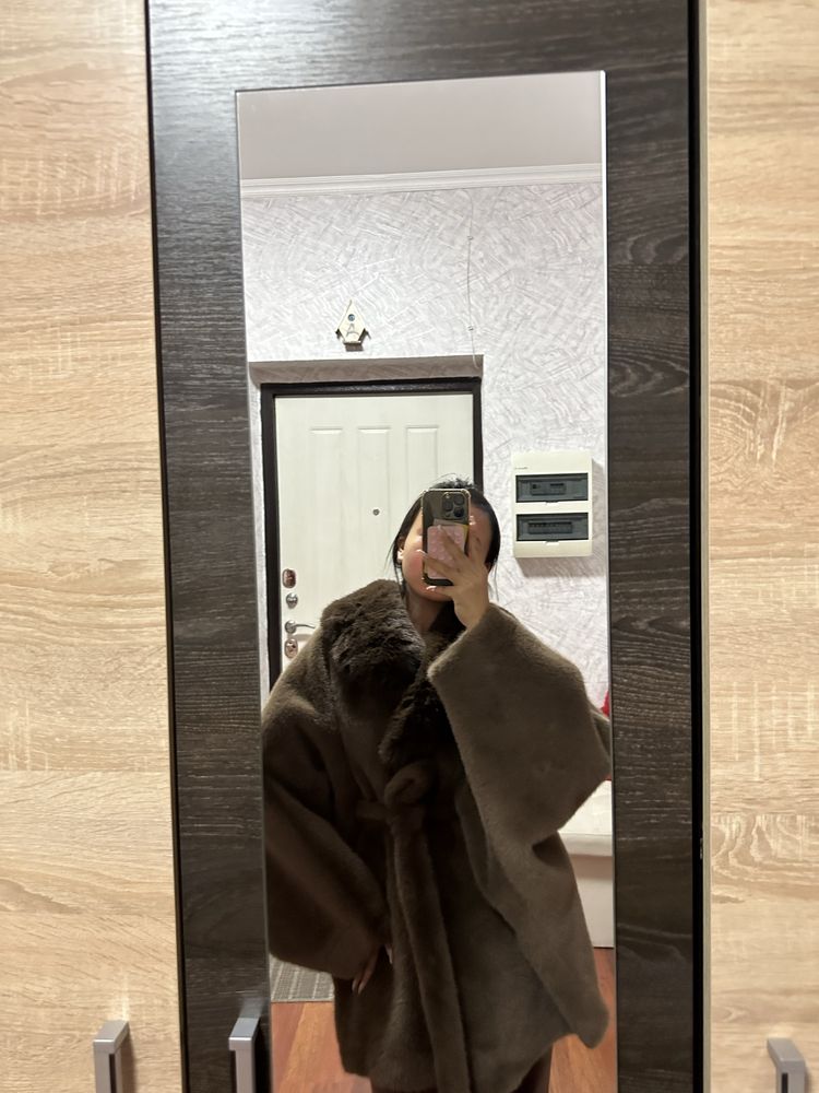 шуба коричневая,новая,мягкий и нежный