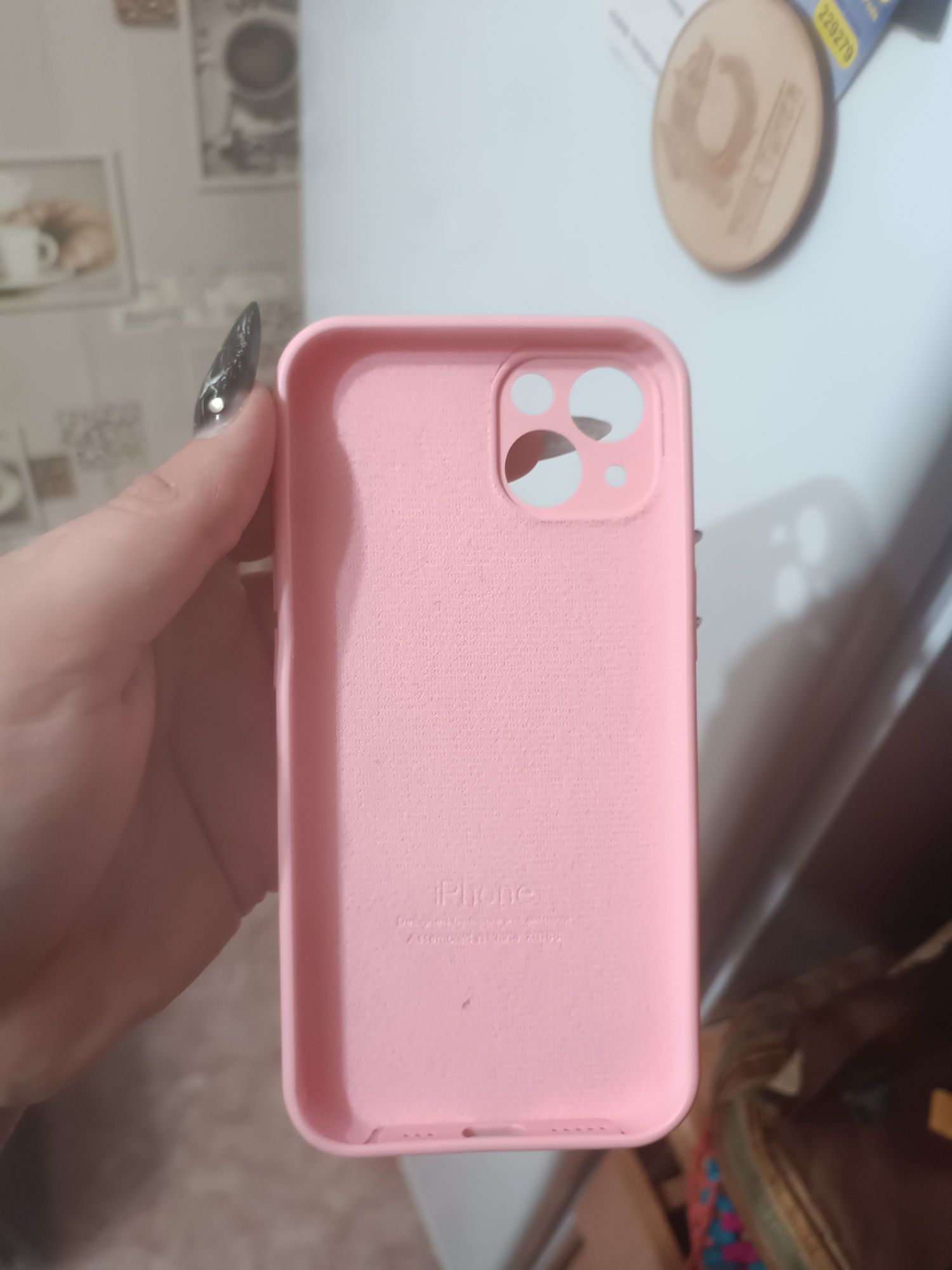 Продам чехлы на iPhone 13