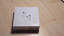 Наушники Apple AirPods 3 с зарядным футляром MagSafe (MME7 3ZM/A)