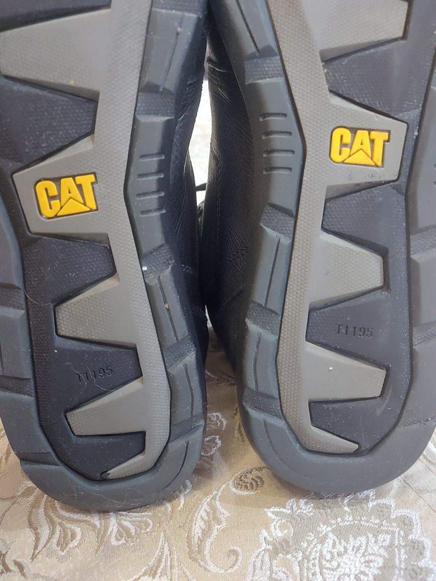 Продам обувь фирмы CAT