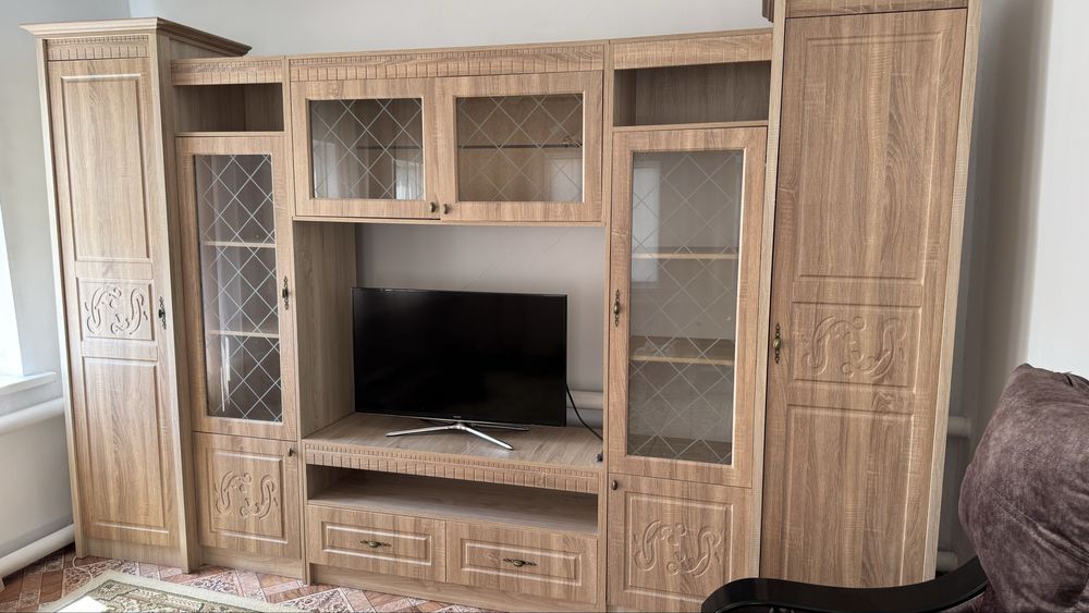 Продам гарнитур в гостиную