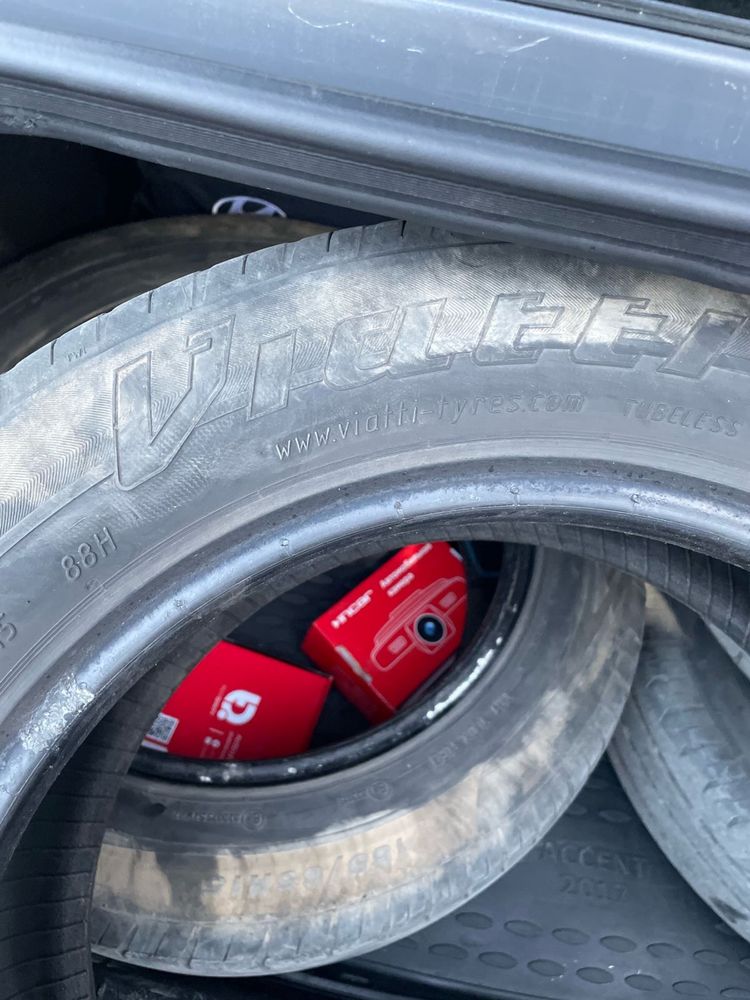 Продам 4 летние шины 185/65 R15