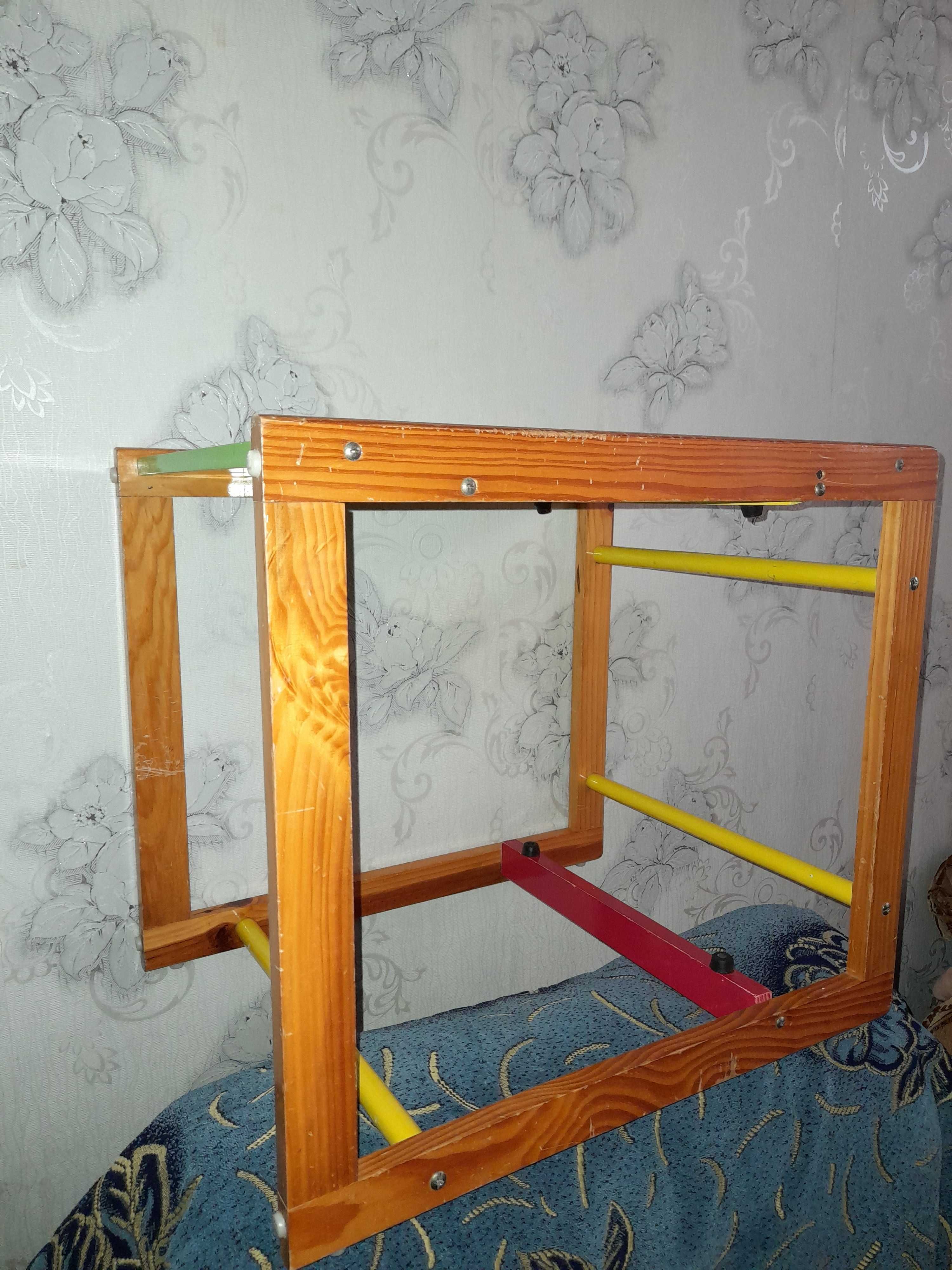 Деревянный столик для детей, не дорого, срочно!