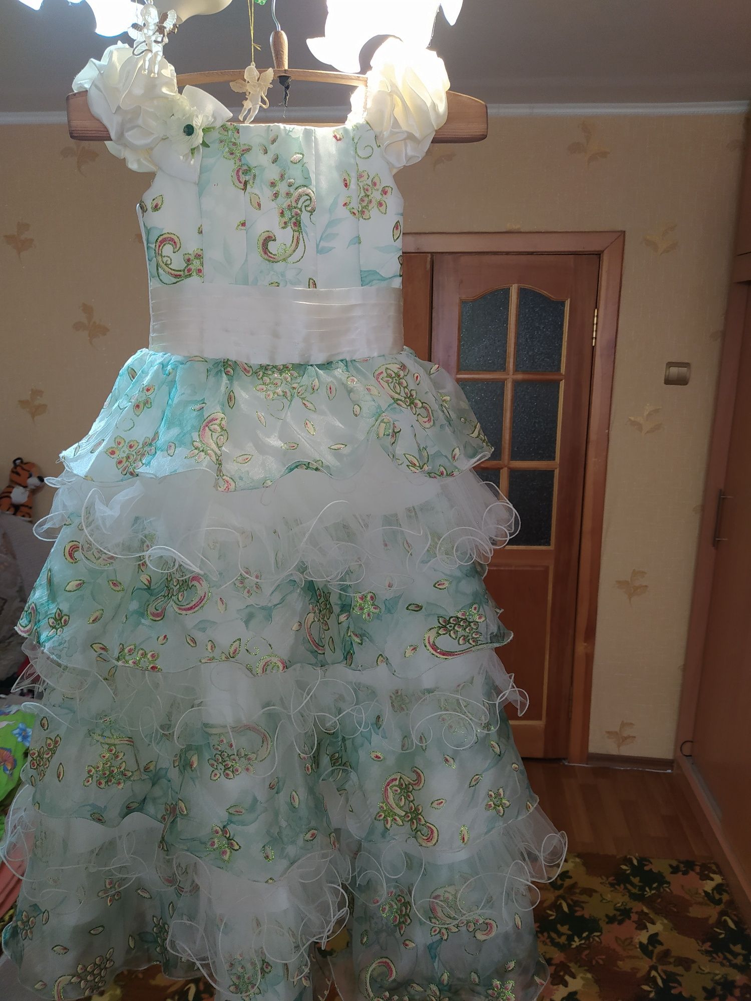 Продам очень красивое платье