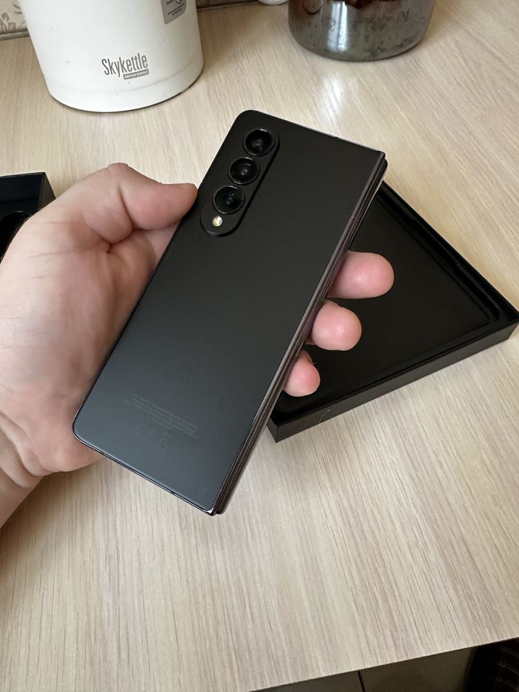 Продам Samsung Galaxy Z Fold 4