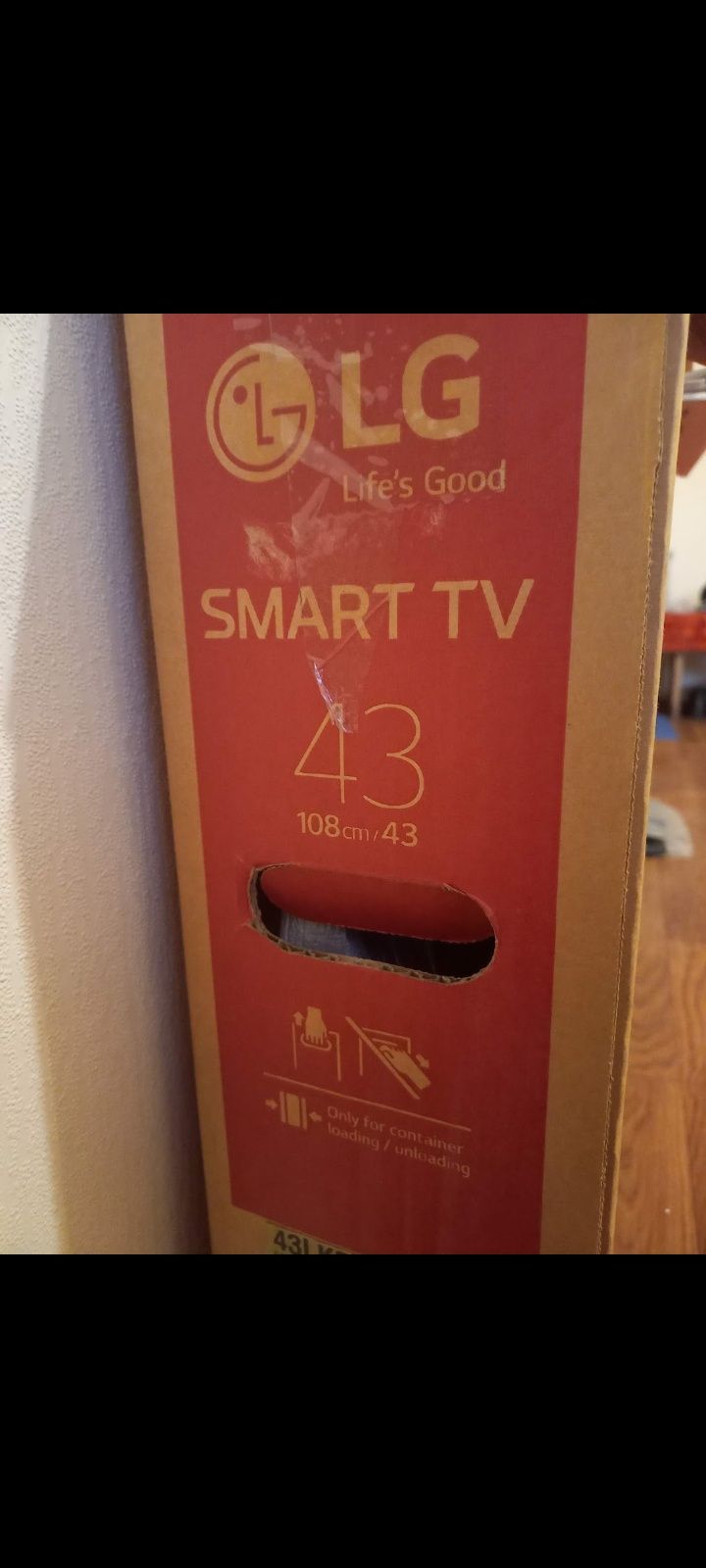 Продаю телевизор. РАЗБИТЫЙ ЭКРАН. LG Smart TV. На запчасти.