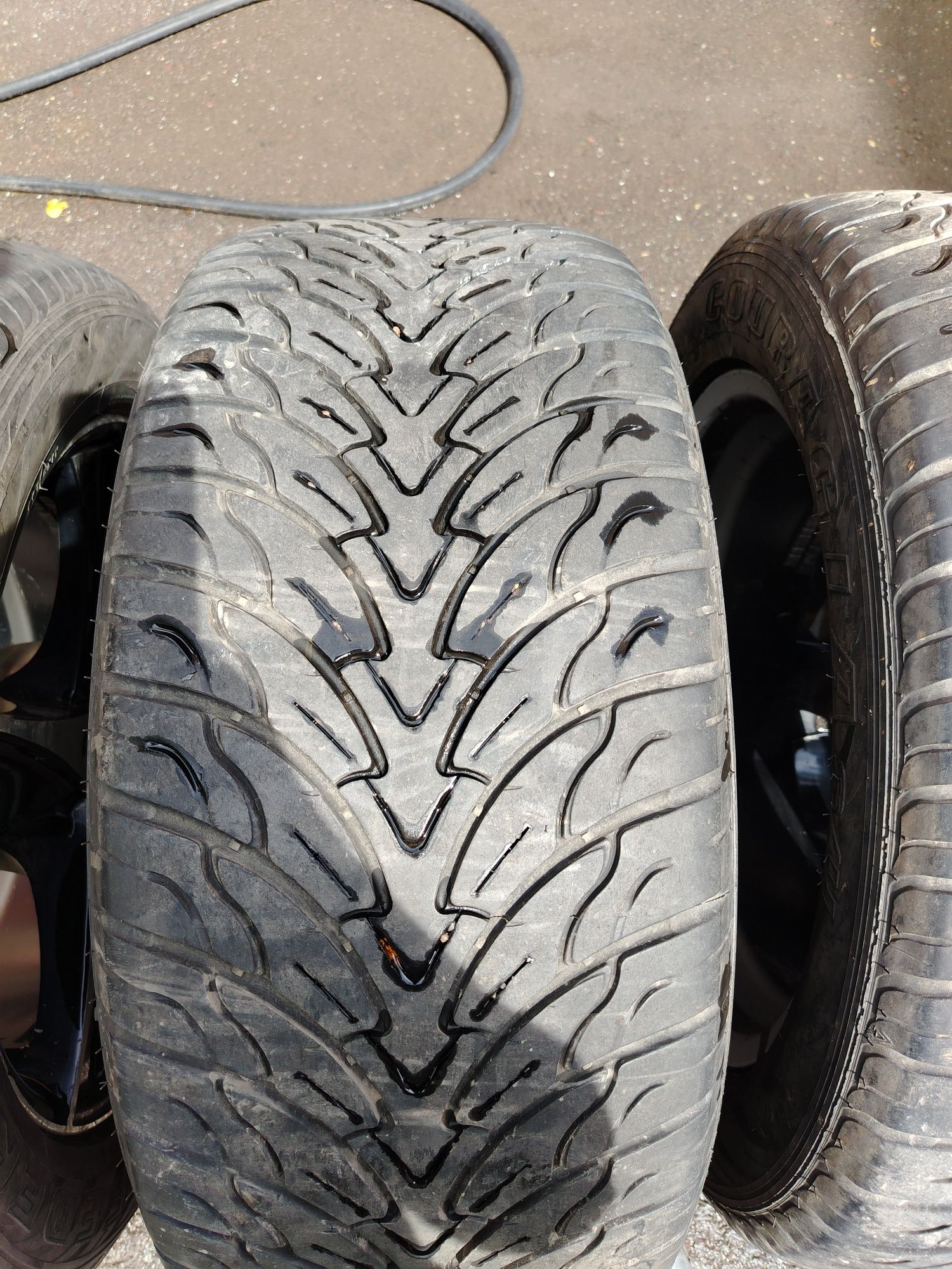 Продам летние шины с дисками 285/50 R20 состояние  небитые некрашые,