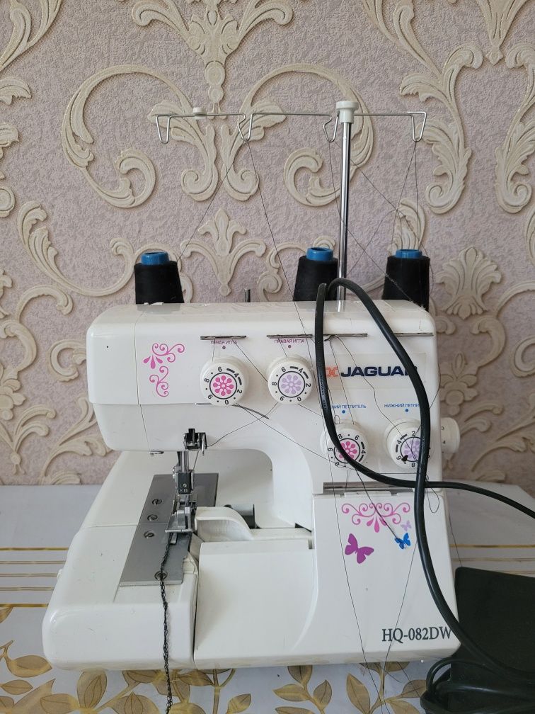 Оверлок продам Ягуар
