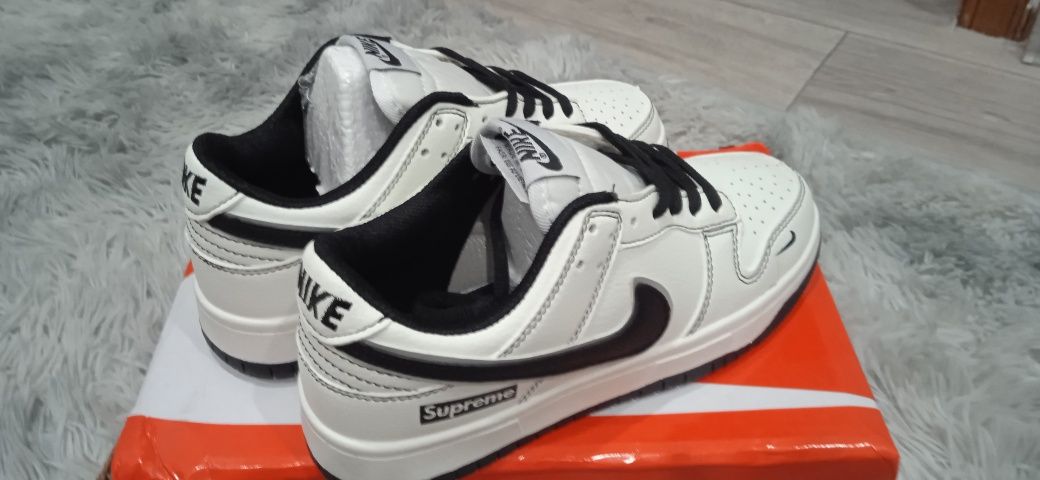 Продам кроссовки nikeXsupreme