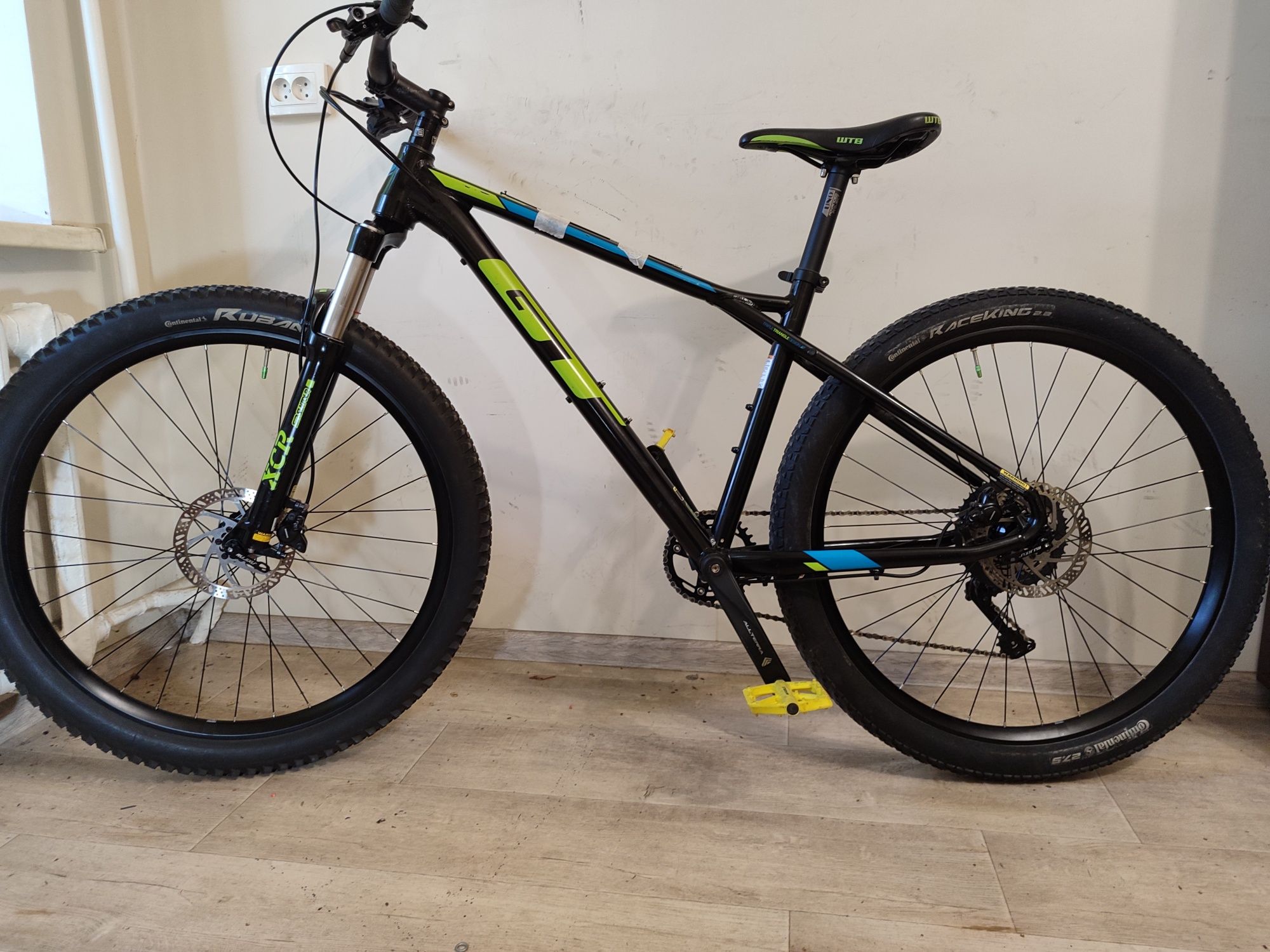 Велосипед giant трек GT avalanche 27,5 размер М