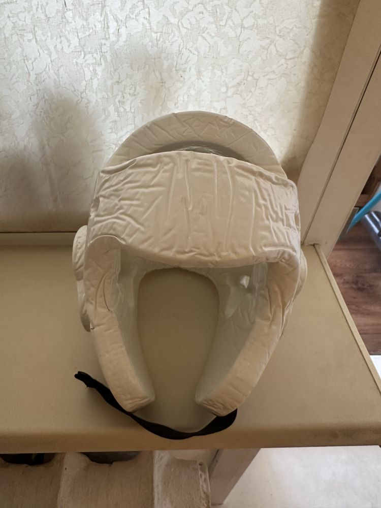 Продам шлем для таеквондо