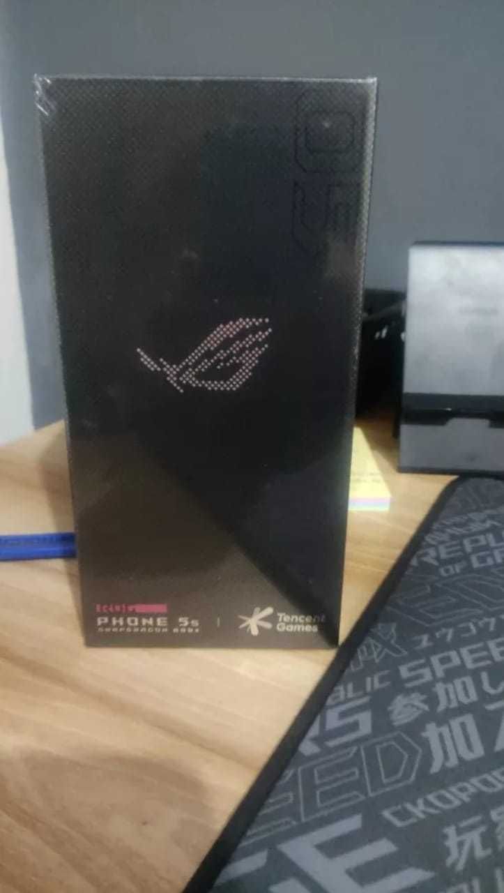 Топовый игровой смартфон Asus ROG Phone 5S 12Gb/256Gb. ТОРГ
