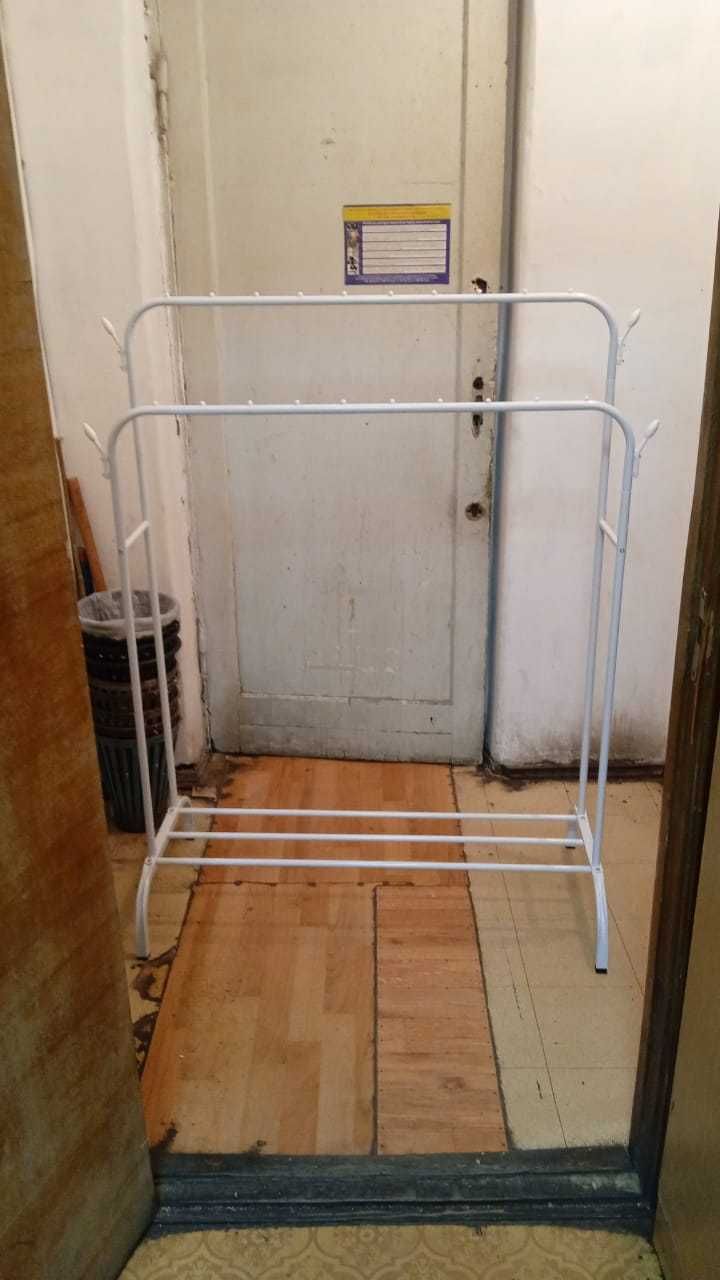 Продам напольную вешалку.