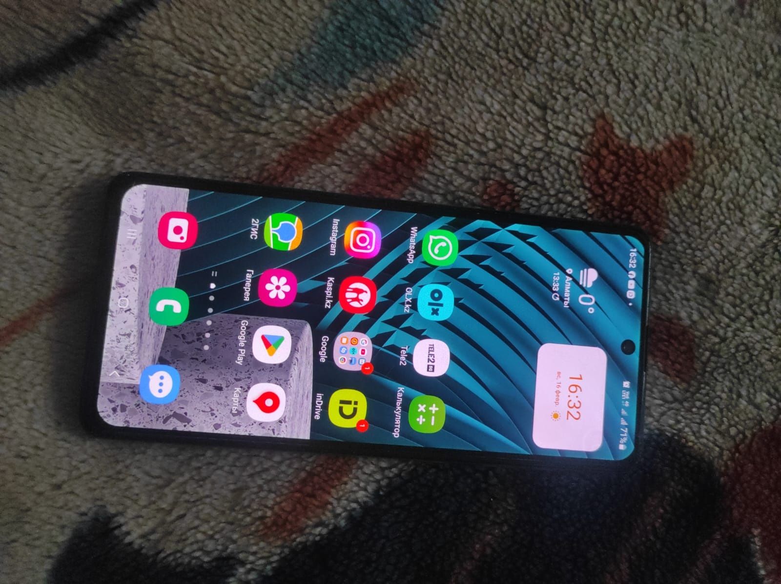 Продаётся Samsung A71 в хорошем состояние.