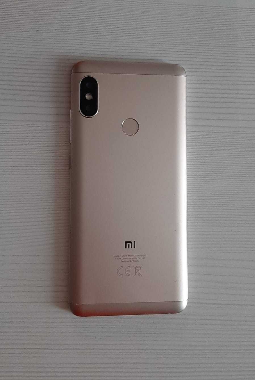 XIAOMI Redmi Note 5 32Gb золотистый. В отличном состоянии.