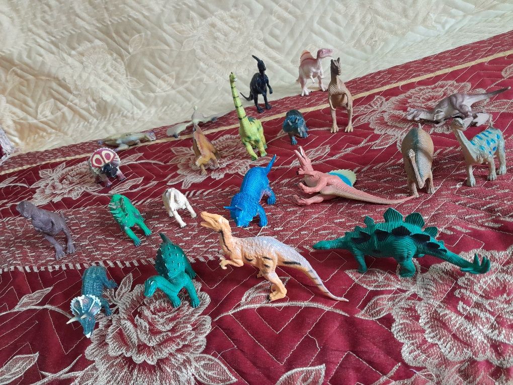 Игрушки динозавры, кол-во 21 штук