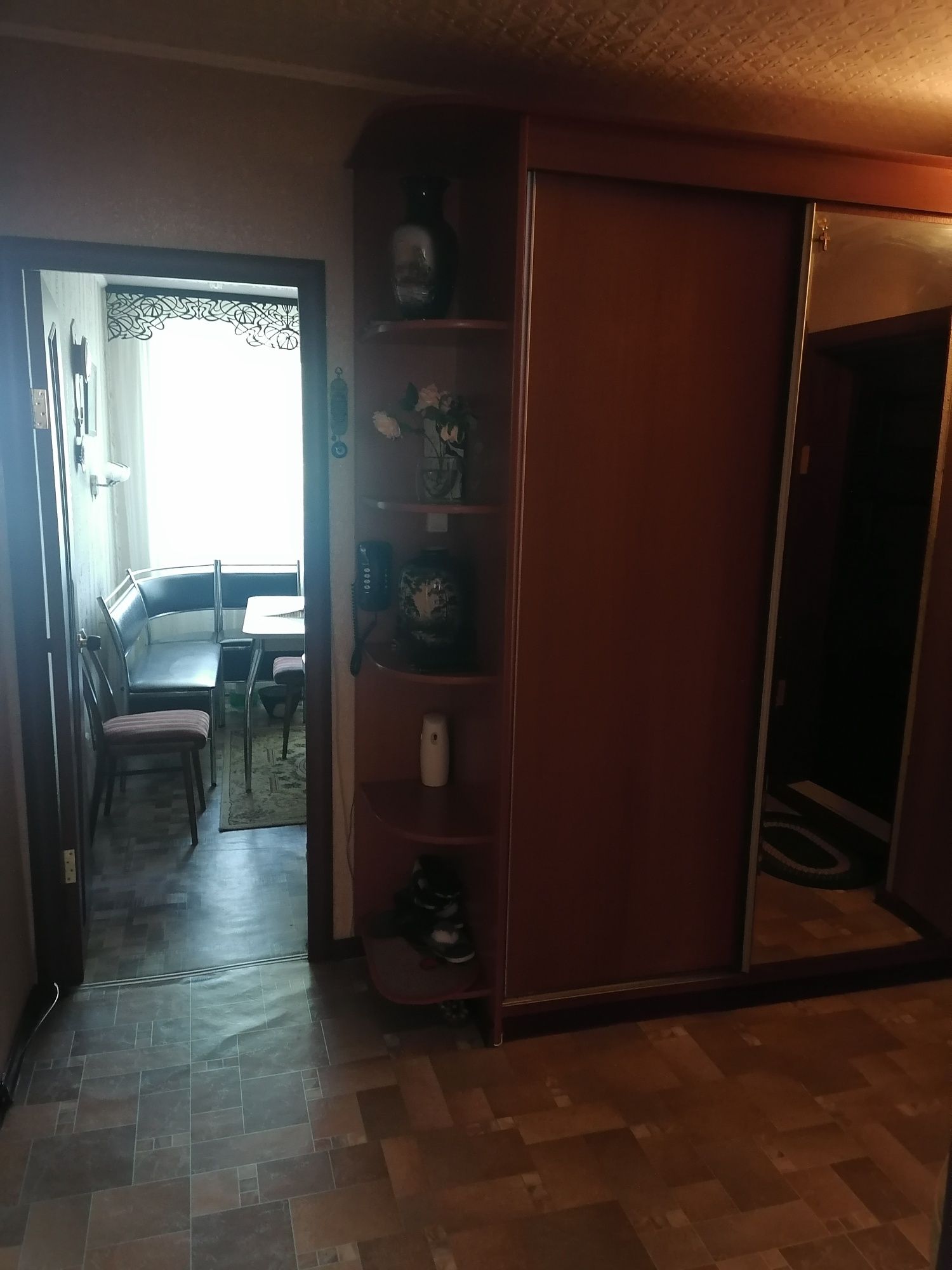 Продам четырёх комнатную квартиру