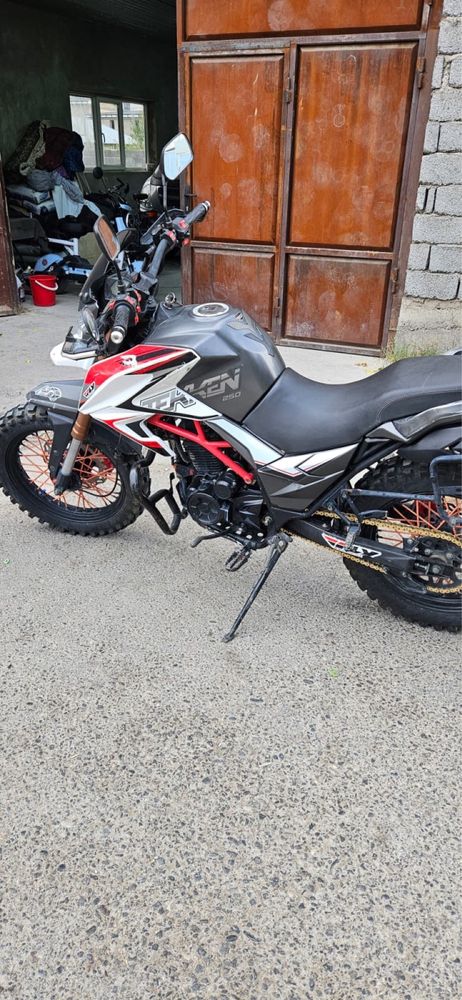 Продам мотоцикл 250куб