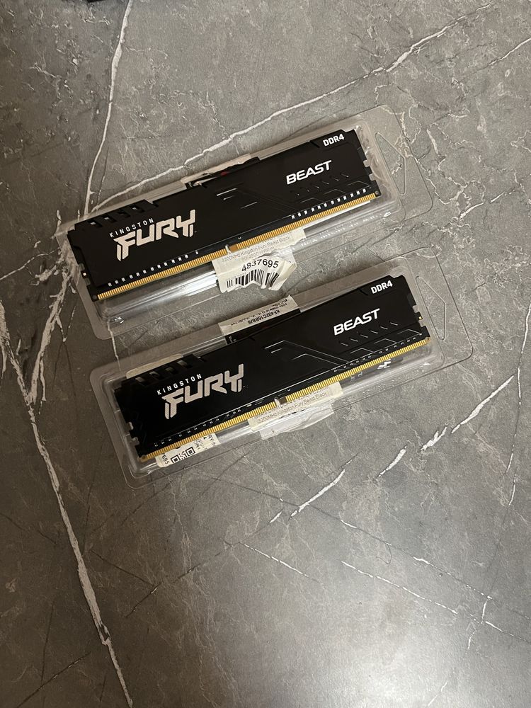 Продам оперативную память Kingston fury