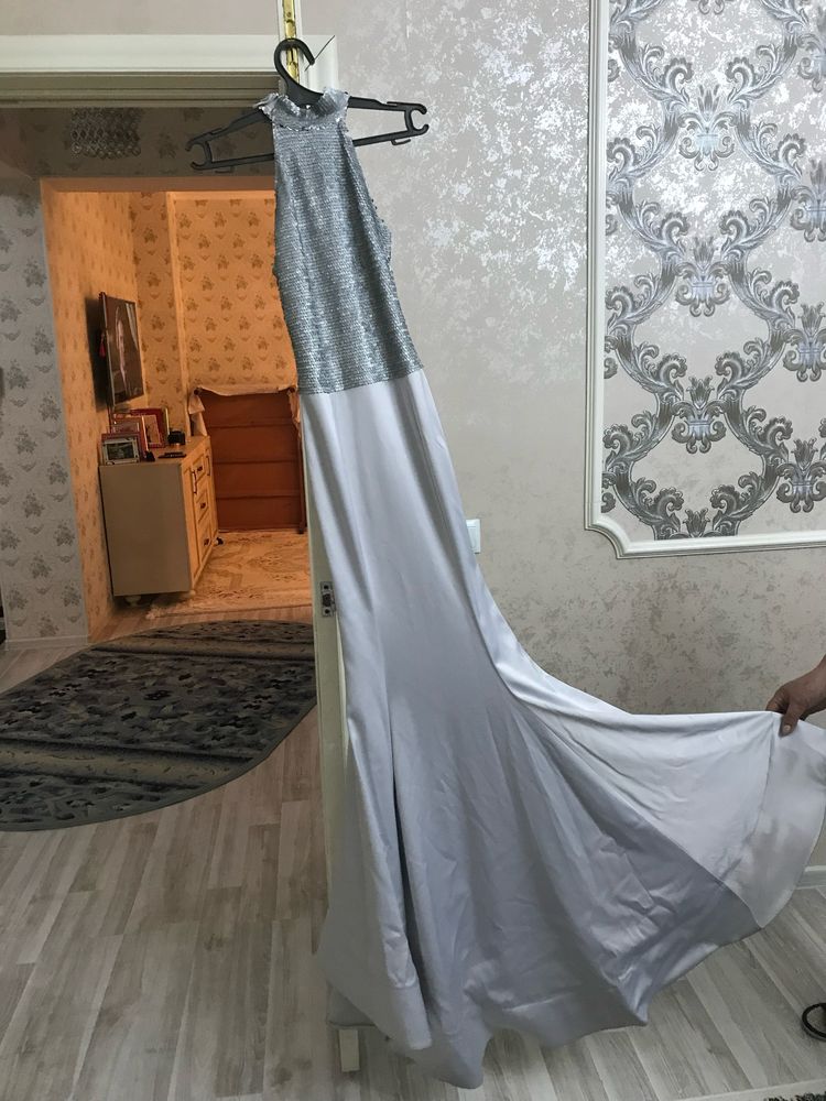 Вечерние платья хорошего качества.