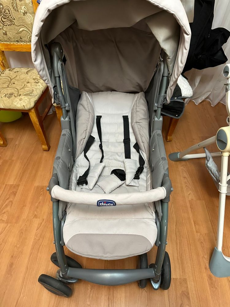 Коляска chicco. В отличном сотоянии