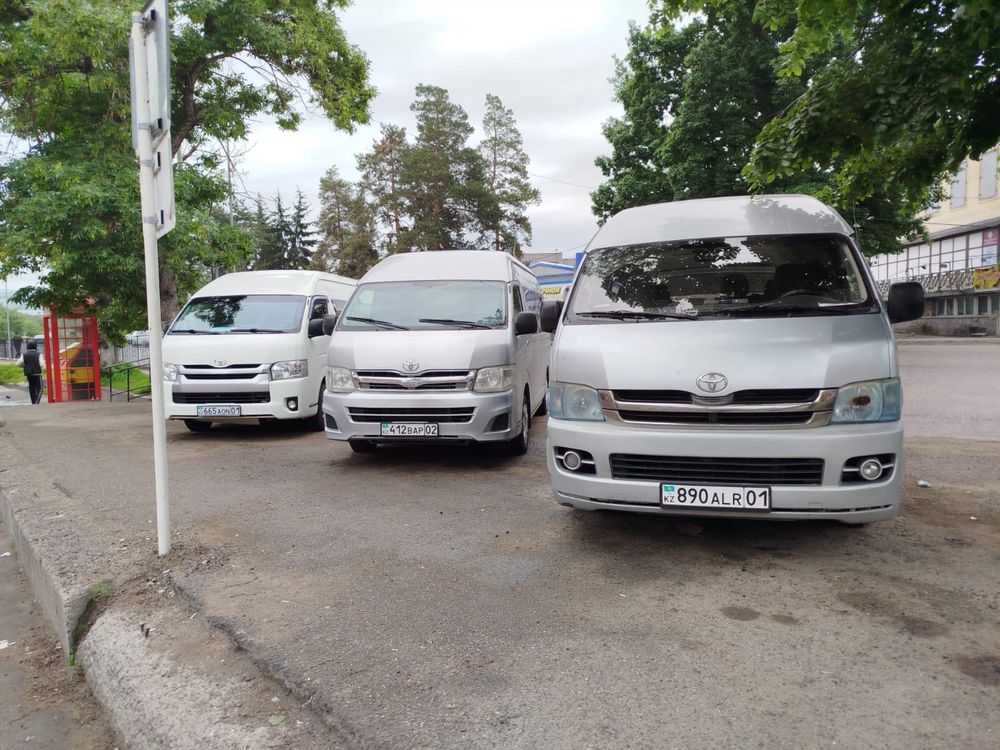Аренда микроавтобуса Хайс (Toyota Hiace)