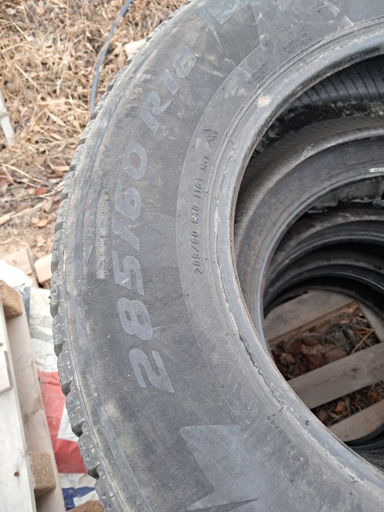 Продам б/у покрышки зимние R 18.