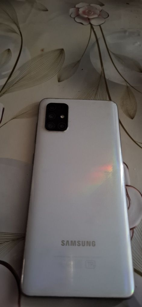 Samsung a 71 продам есть торг