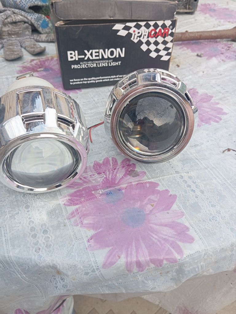 Продаются линзы автомобильные