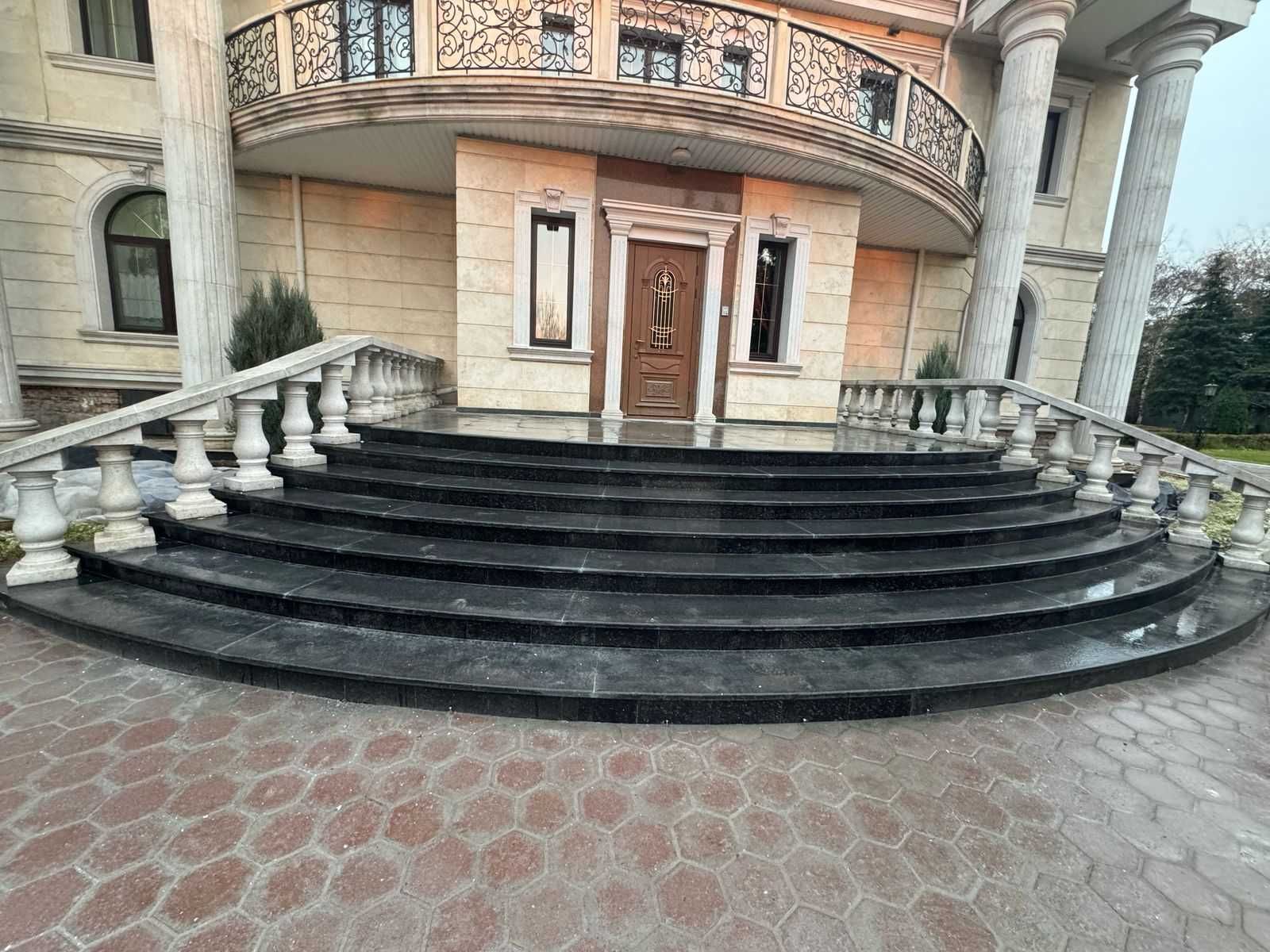 Реконструкция и ремонт фасада и лестниц
