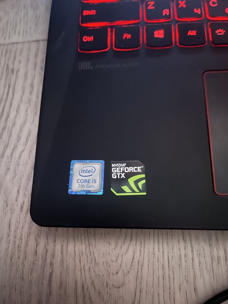Игровой ноутбук Lenovo Legion y720