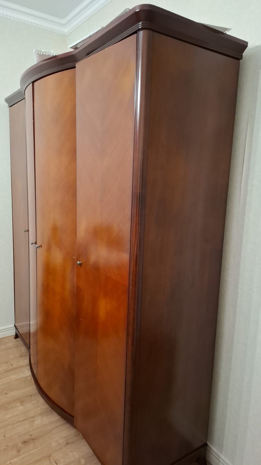 Продам шкаф в хорошем состоянии.  ТОРГ