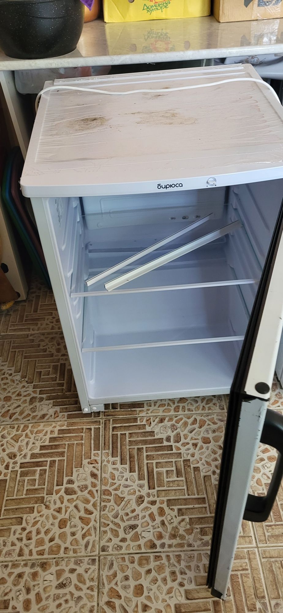 Продам холодильник витрный