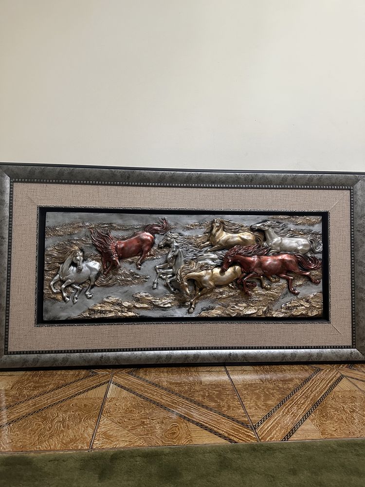 Серебряная картина барельеф 3D бегущие лошади. В идеальном состоянии