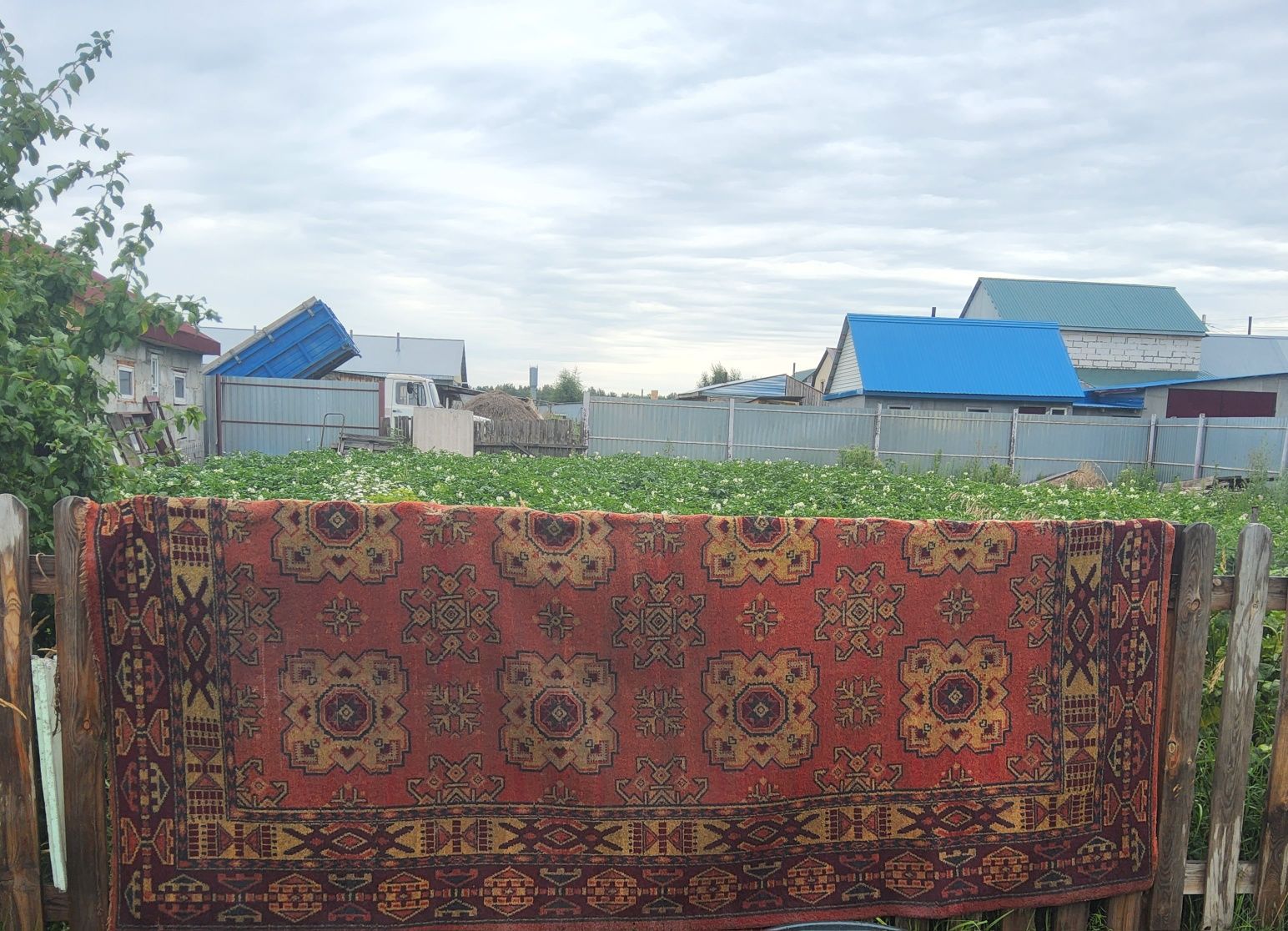 Продам ковры б/у в хорошем состоянии