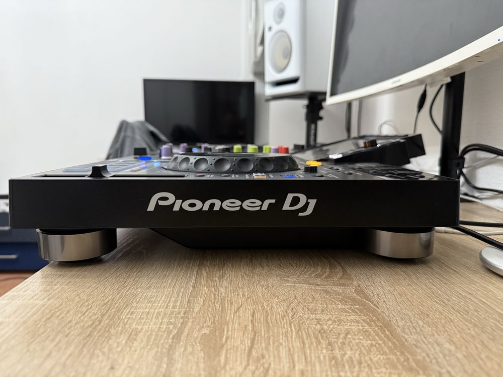 Продам DJ контроллер Pioneer XDJ RX-3