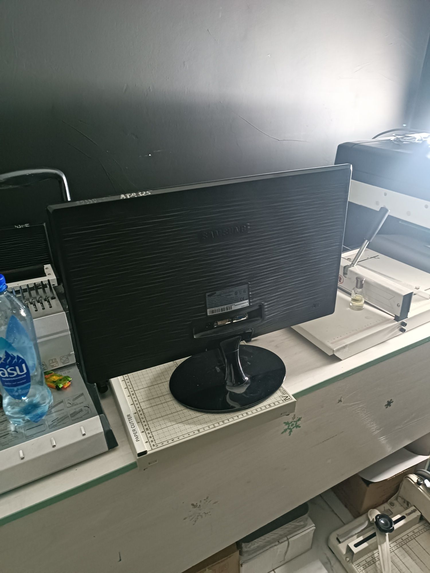 Монитор. Самсунг  LS24B300