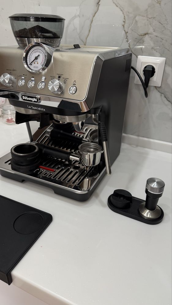 Кофеварка Delonghi EC9255.T серебристый