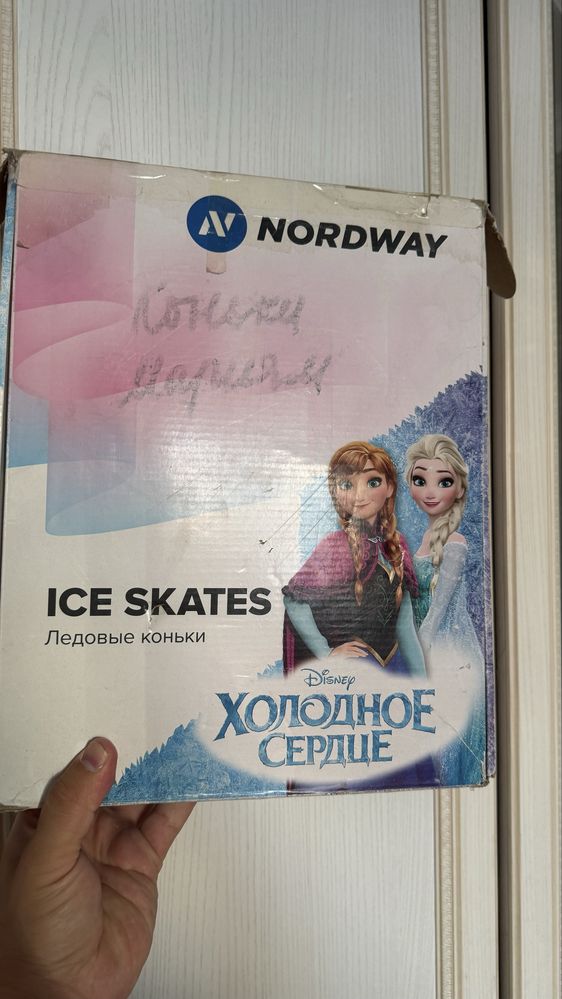 Продам коньки детские размер 26-31