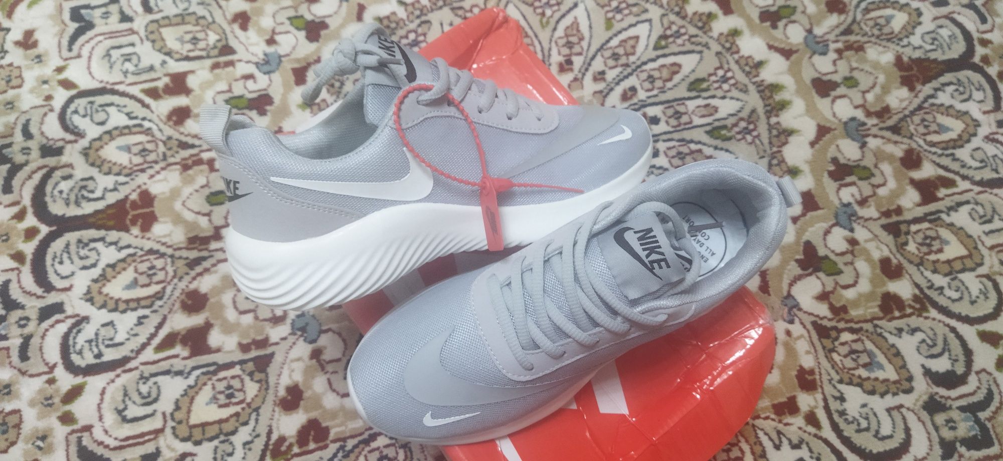 Кроссовки Nike цвет серый